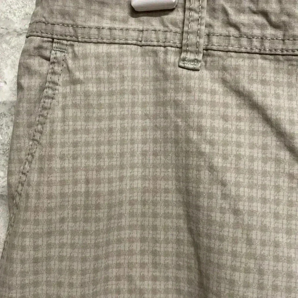 Mens  IZOD cotton tan shorts - Picture 5 of 9
